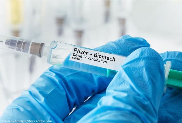 Pfizer-BioNTech COVID-19 Vaccine May Reduce Risk of Long COVID in Older Adults / Image credit: ©Tobias Arhelger/AdobeStock